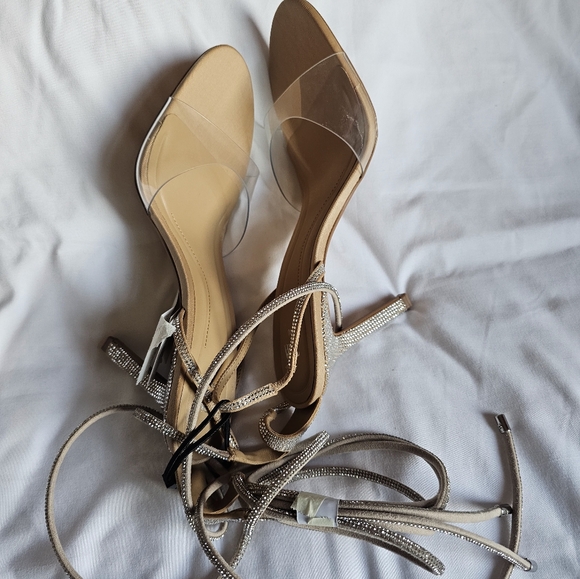 Shoes - Picture 4 of 10